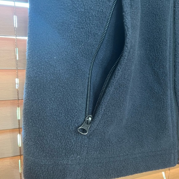 Columbia Women’s fleece Vest size XL color: Black - Picture 3 of 8